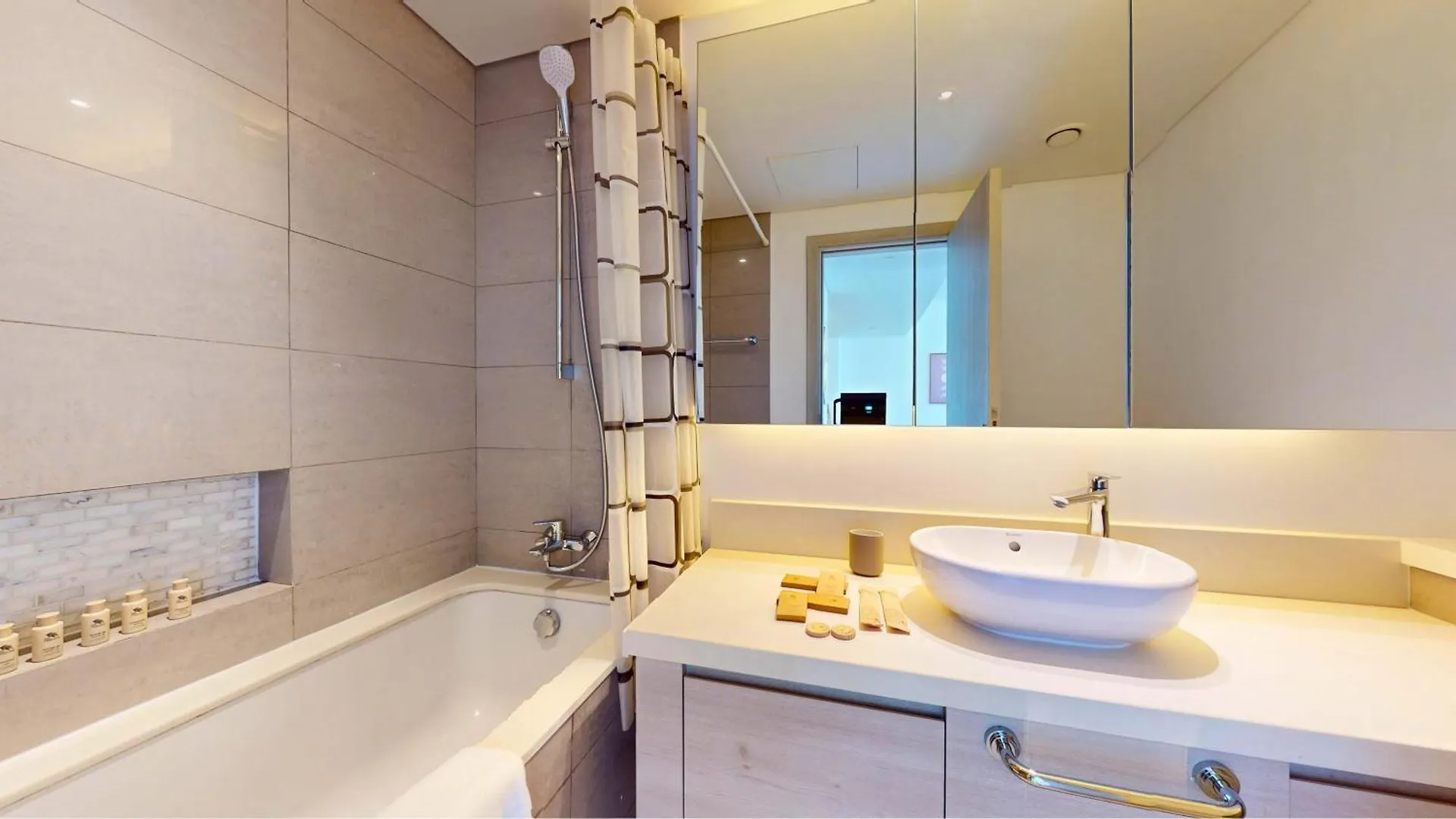 Waterfront Residence - Luxury 1Br In Creek Harbour Dubai 0*,